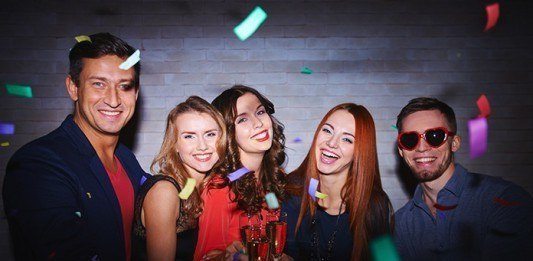 6 Tips to Plan a Memorable New Year’s Eve Party at Home